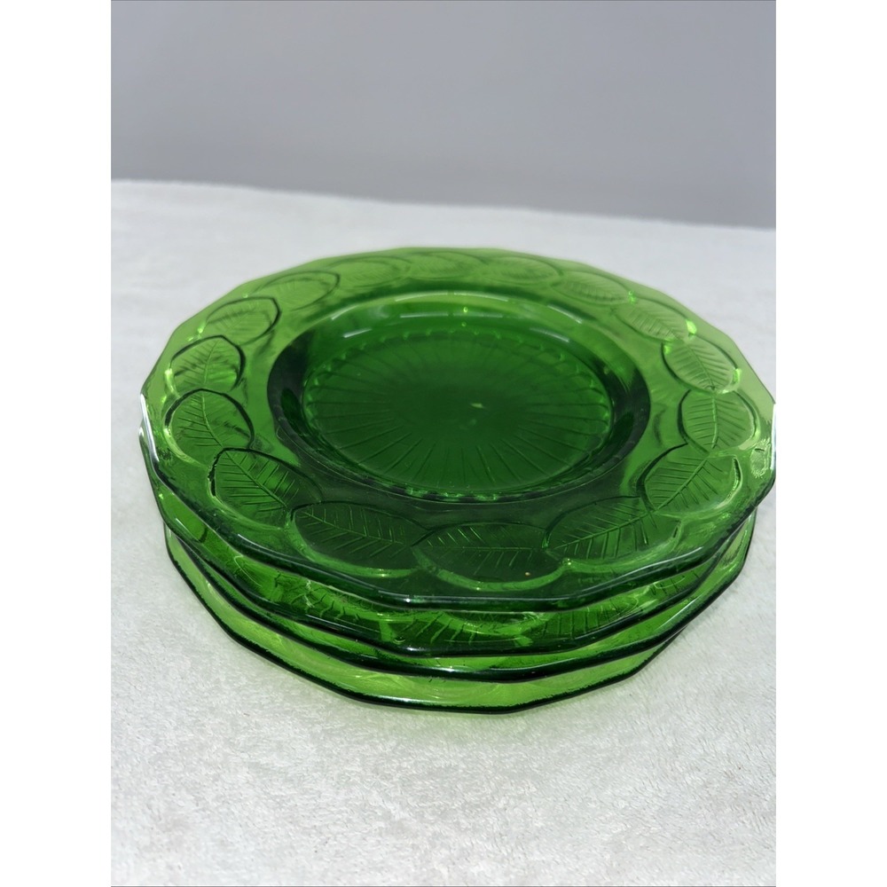 Set of 4 Green Glass Plates w/ Leaves 7 3/4" Retro Vintage